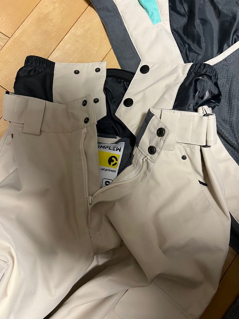 くるCOMPLEW スノーボードウェア Mサイズ ホワイト