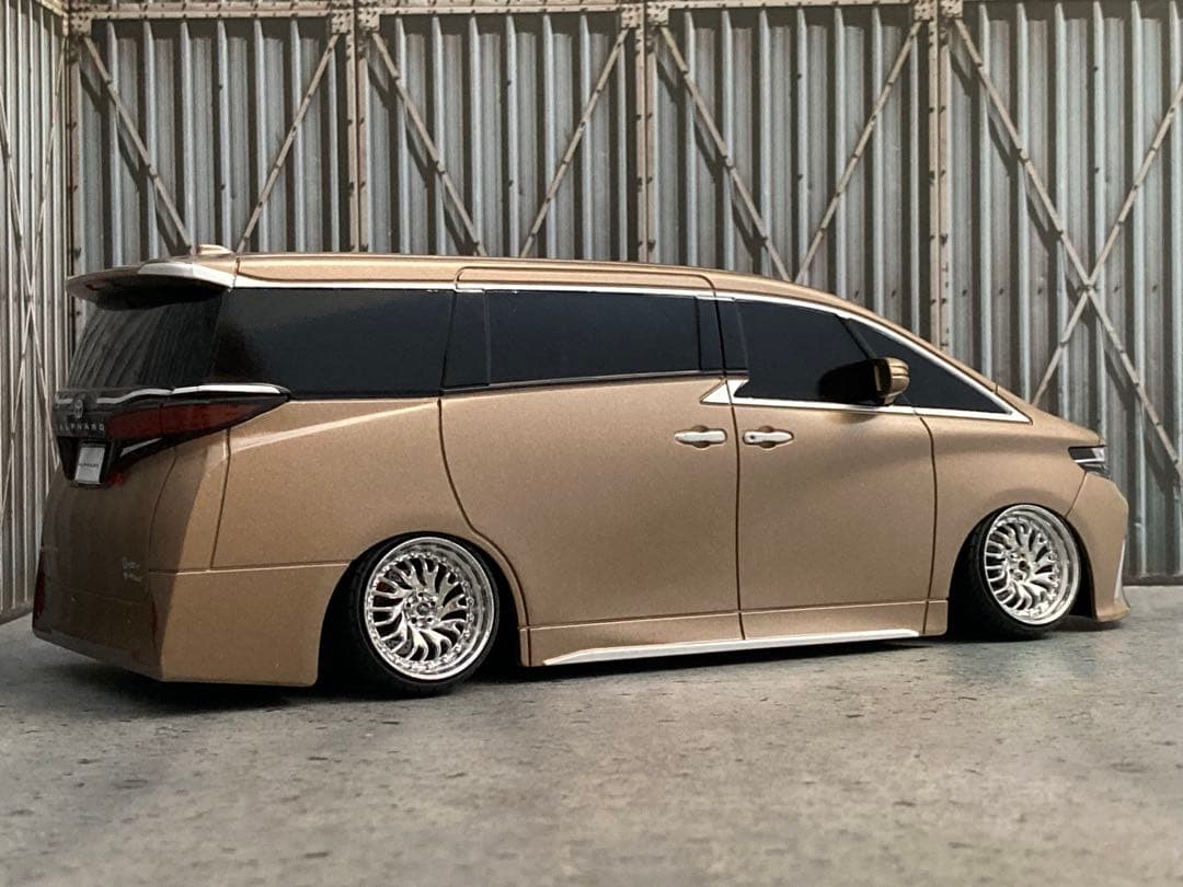 1/24 新型アルファード・ブロンド（カスタム品）