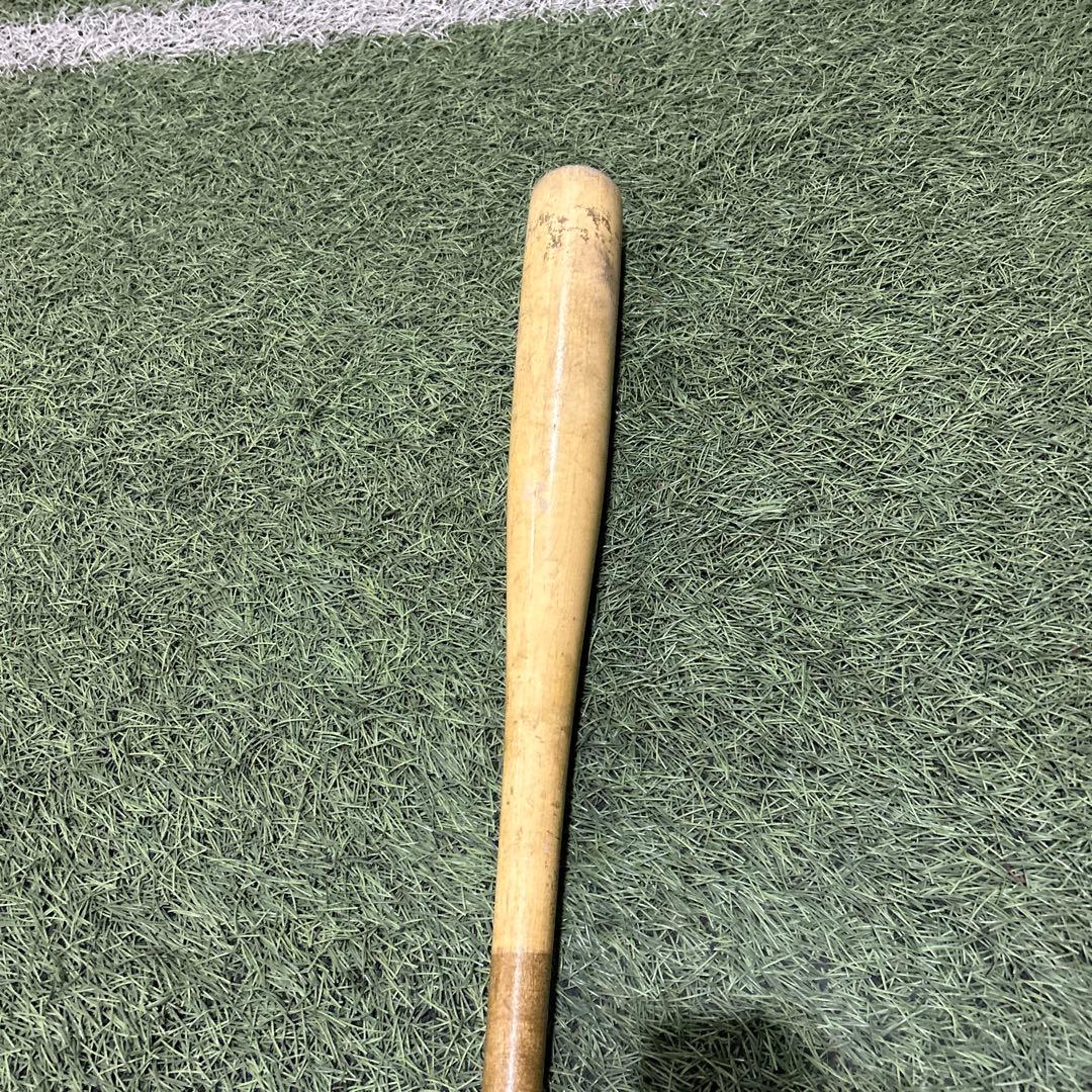 田中広輔選手から頂いたバット