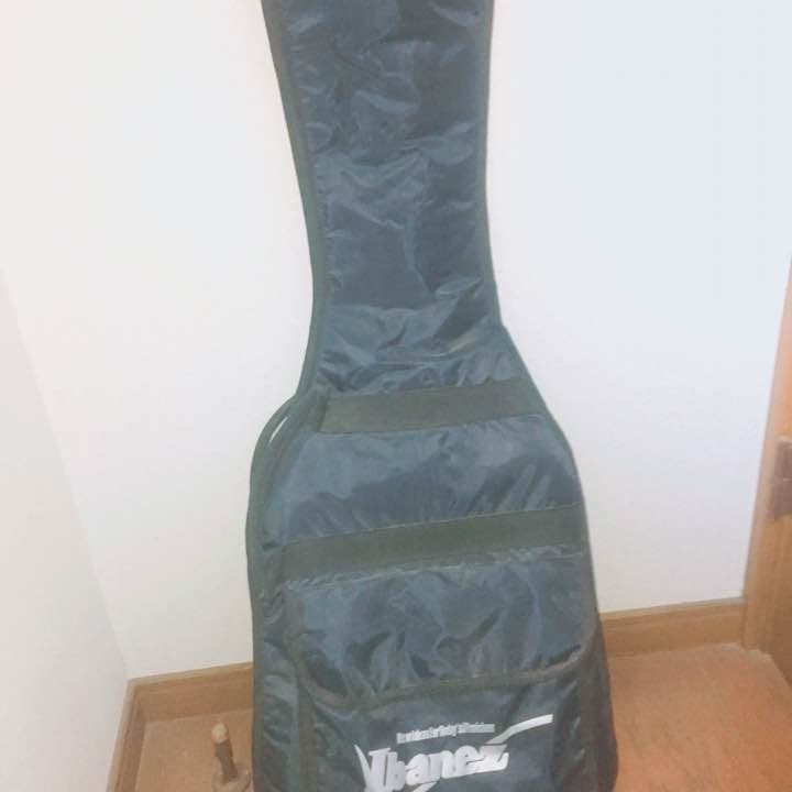 エレキギター、ケース、チューナー、アンプ、ケーブル、ピック