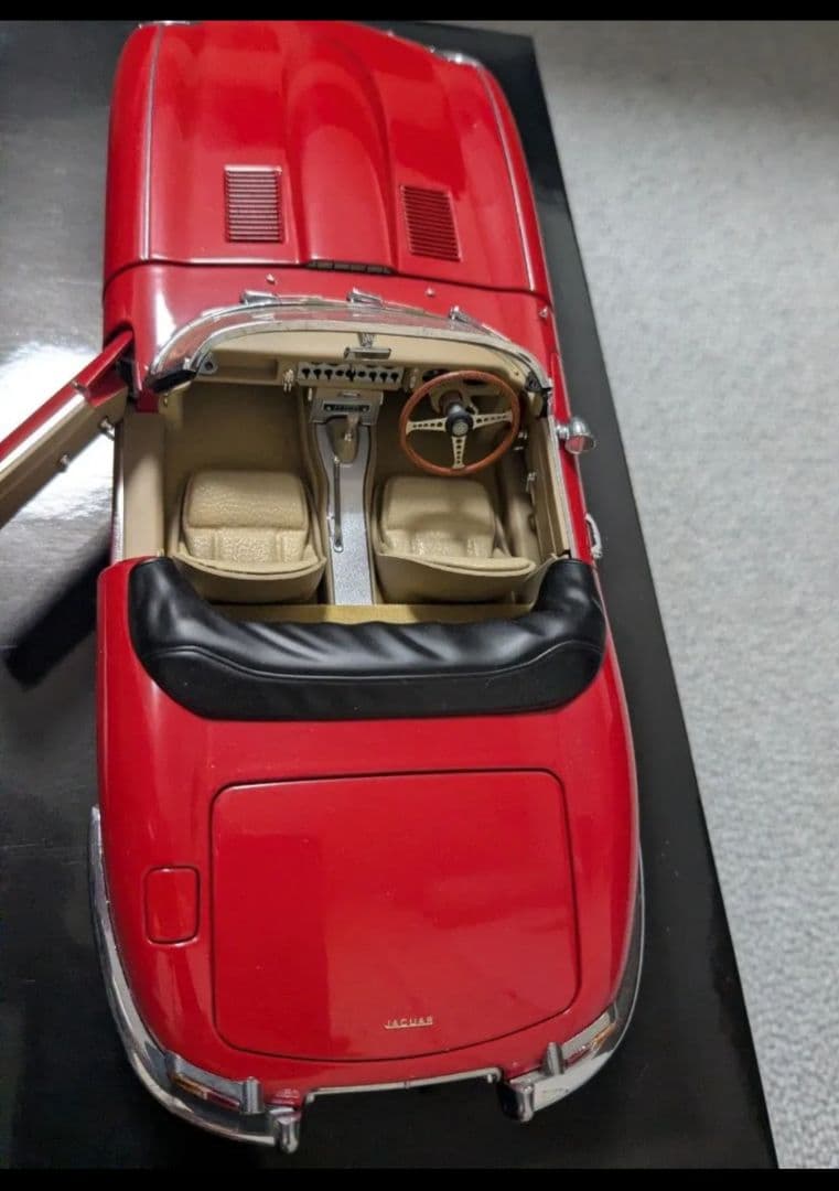 オートアート　1/18スケール　Jaguar E-type Roadster