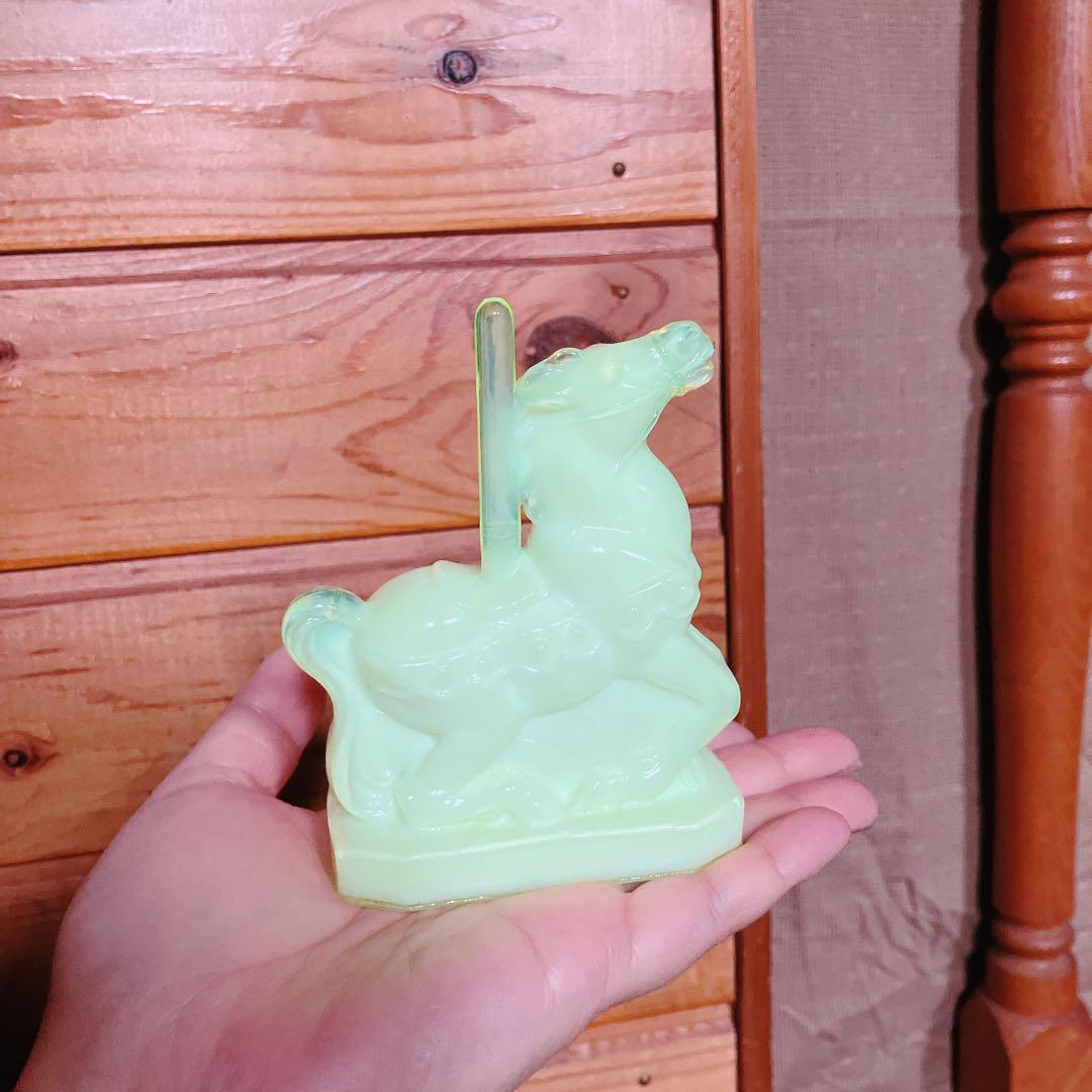 ウランガラス Boyd ボイド社 オブジェ 置物 木馬 馬 メリーゴーラウンド