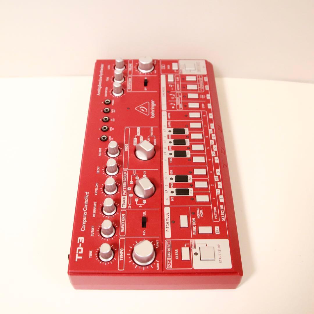 動作確認済 BEHRINGER TD-3-RDアナログベースラインシンセサイザー