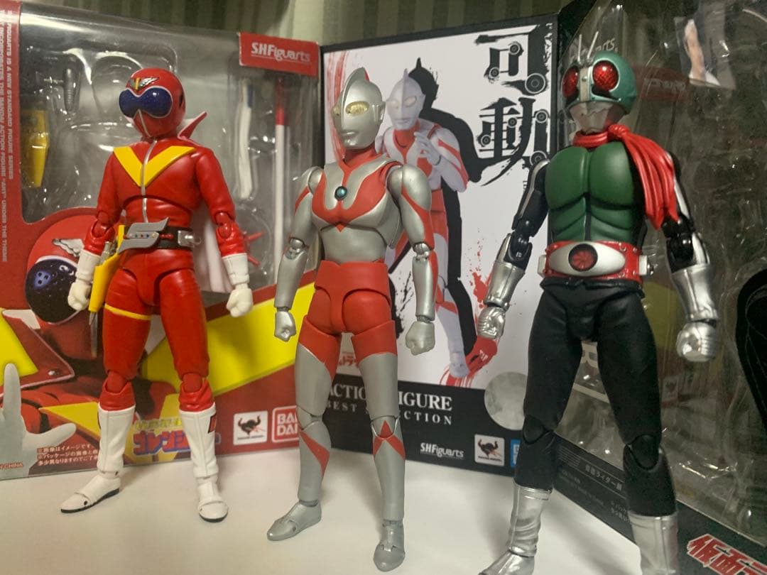 s.hフィギュアーツ　ウルトラマン　アカレンジャー　仮面ライダー1号　セット