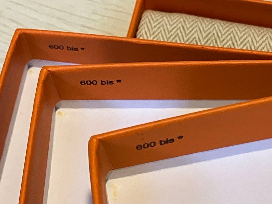 エルメス　アクセサリー空箱　ピアス　ネックレス