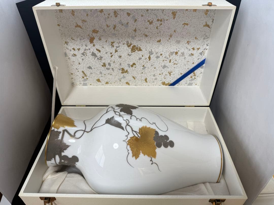 OKURA 大倉陶園 花瓶 金蝕ぶどう 高さ36cm 花器 金彩 花入 陶器