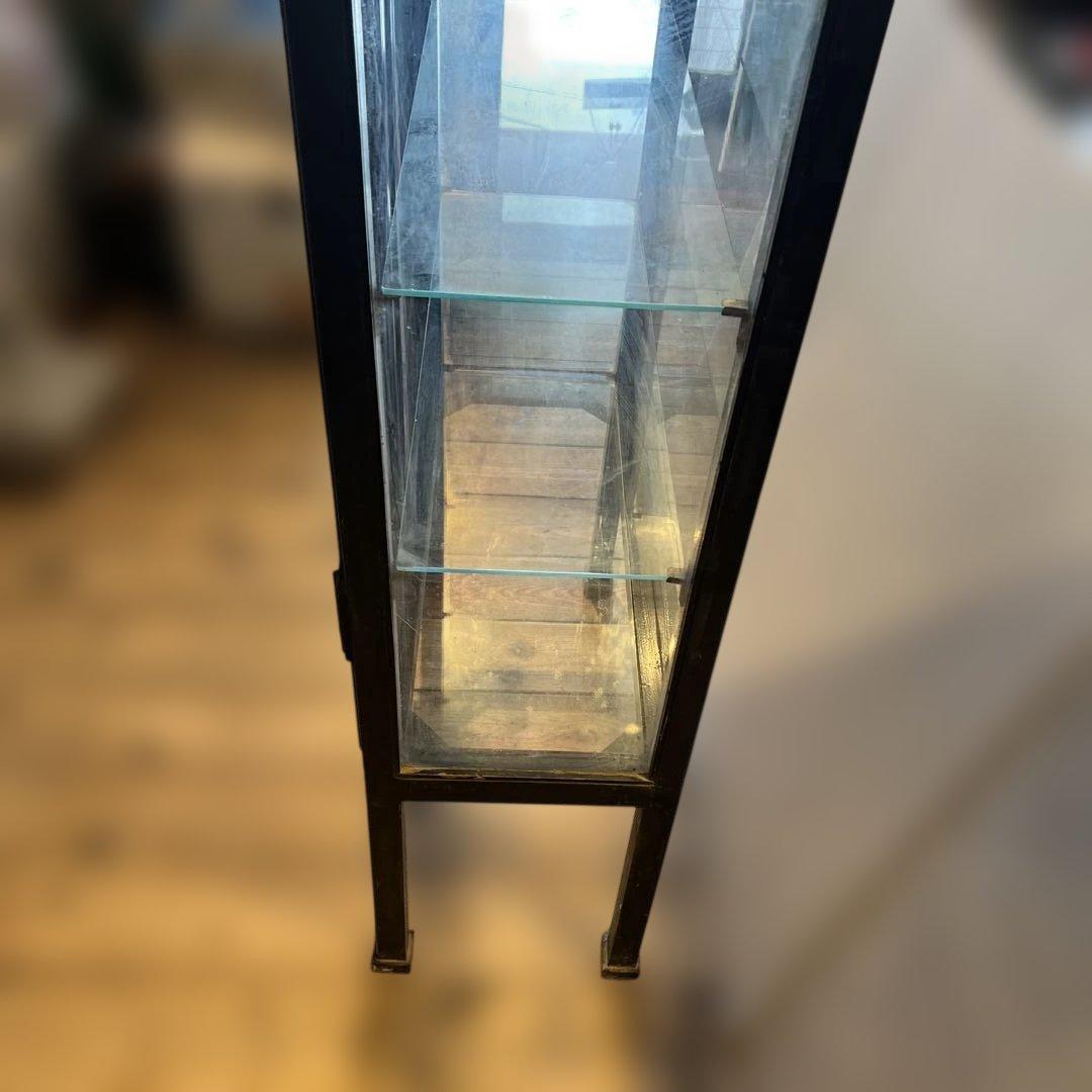 アンティーク　ガラスキャビネット　黒ケビント　医療棚　陳列ケース