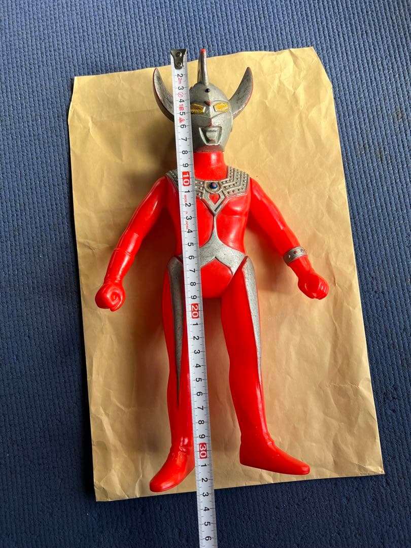 ウルトラマンタロウ　フィギュア