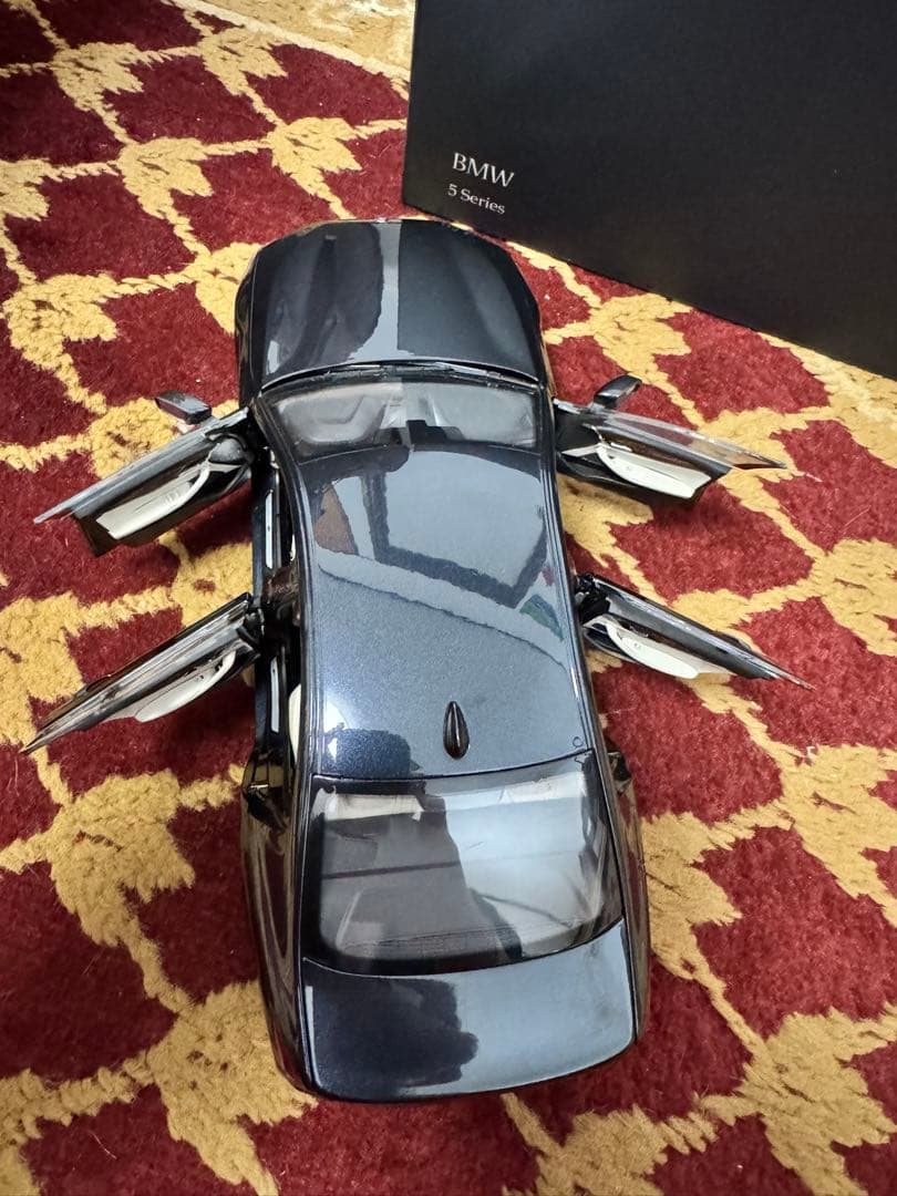 京商 1/18  5シリーズ G30 ブラックメタリック 5 Series