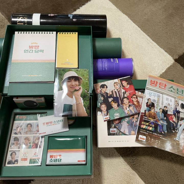 bts  bt21 tinytan グッズ　バンバンコン　シーグリ　ポスター