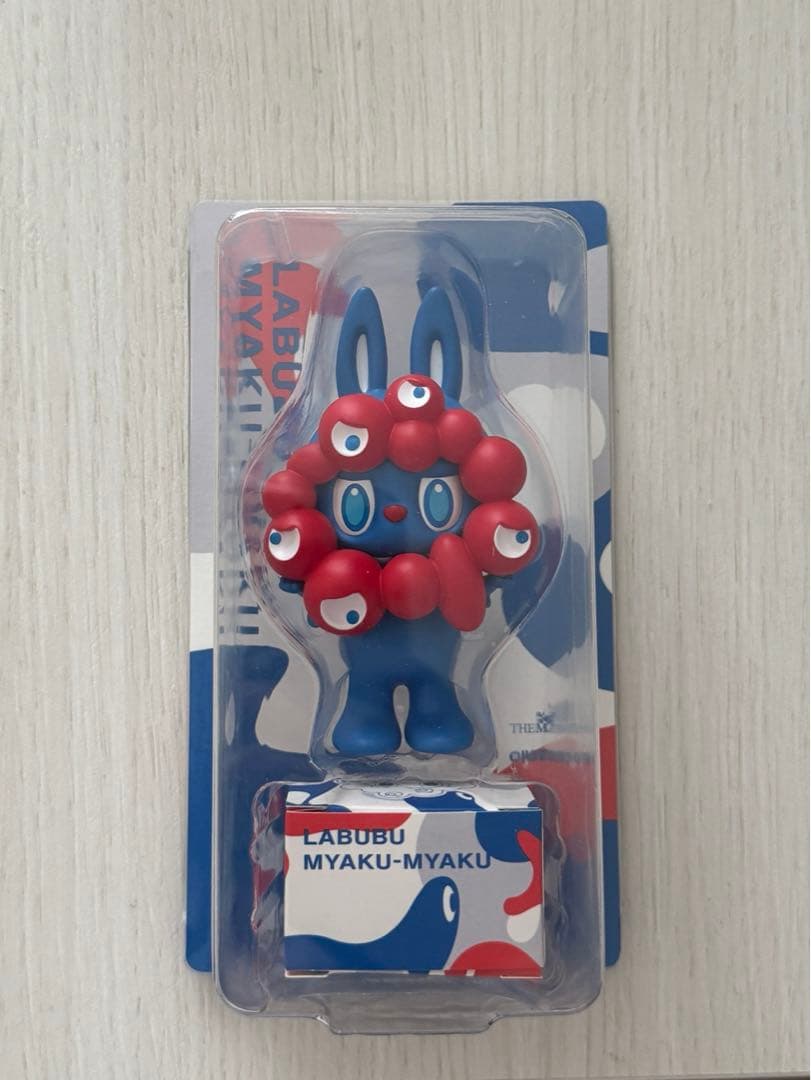 LABUBU MYAKU-MYAKU フィギュア 万博 ラブブ　ミャクミャク