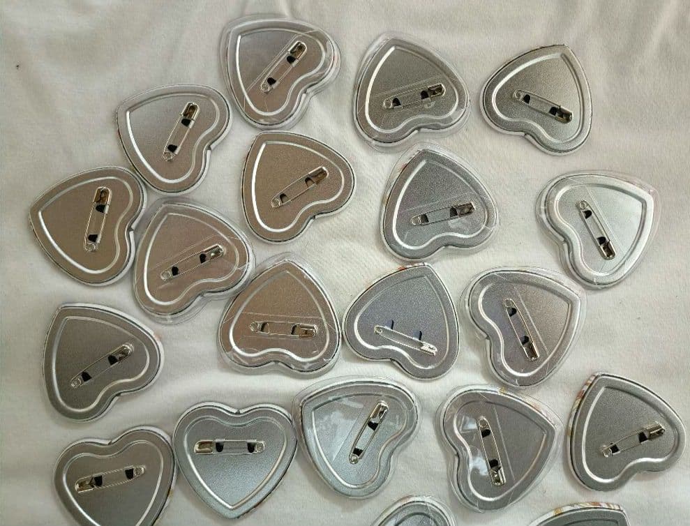 すとぷり　莉犬　缶バッチ　7周年　ハートの缶バッチ