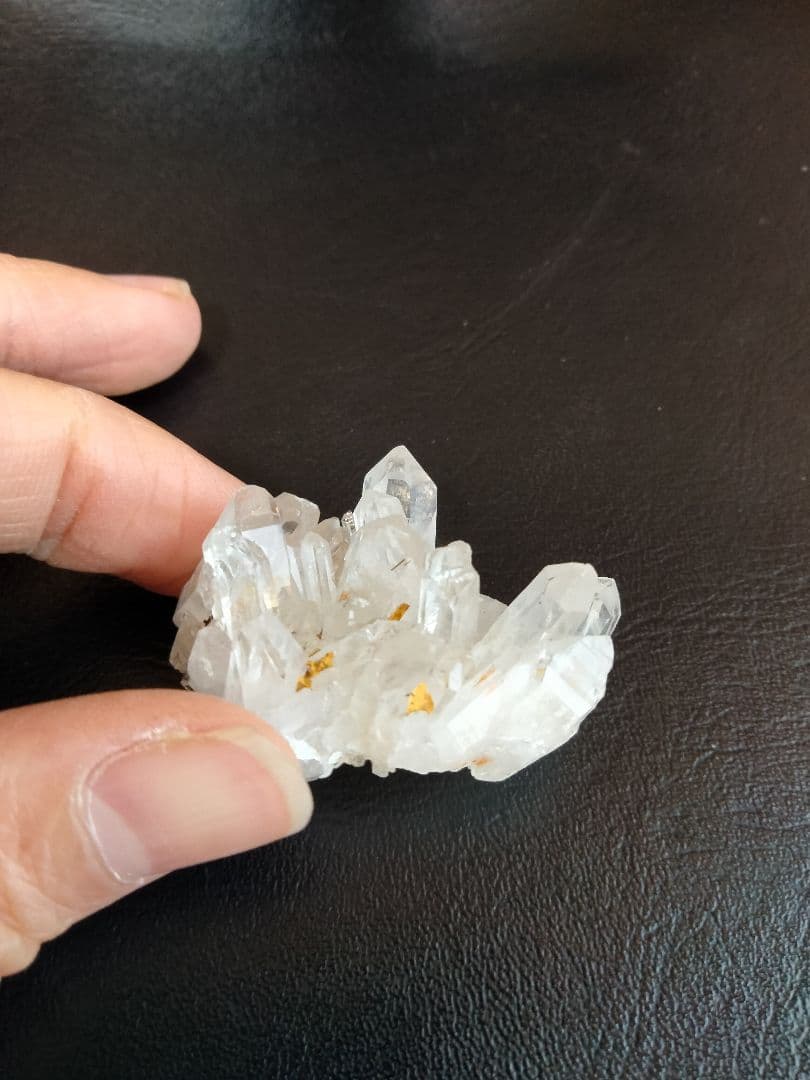 国産鉱物　山梨県　塩山竹森山　天然水晶　虹入り　トルマリン入り水晶　番号77