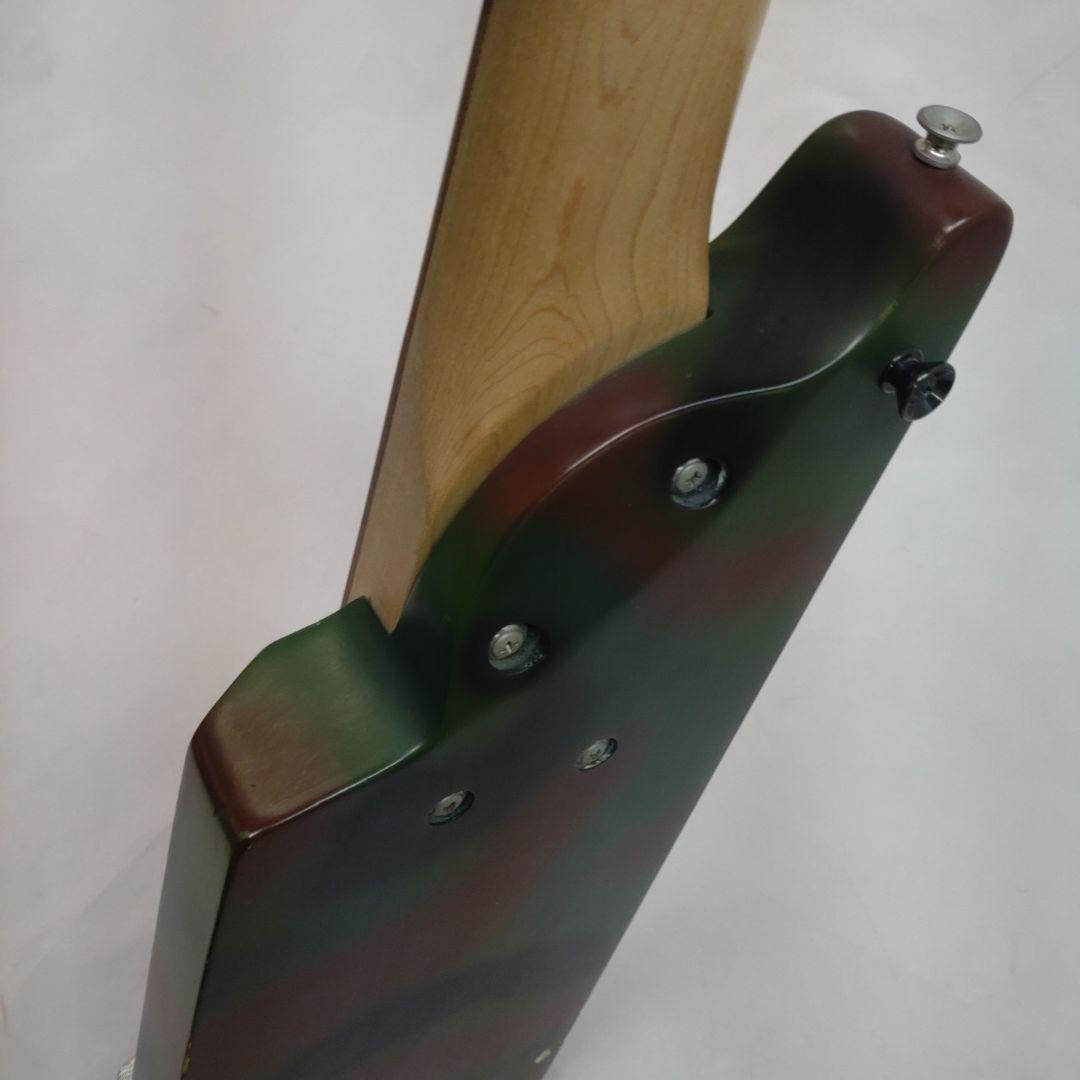 vintage フレットレス エレキベース　迷彩