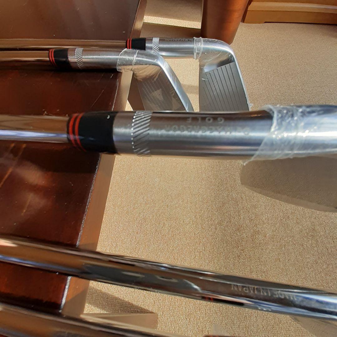 新品未使用マグレガーのキャビティアイアンセットの出品です。