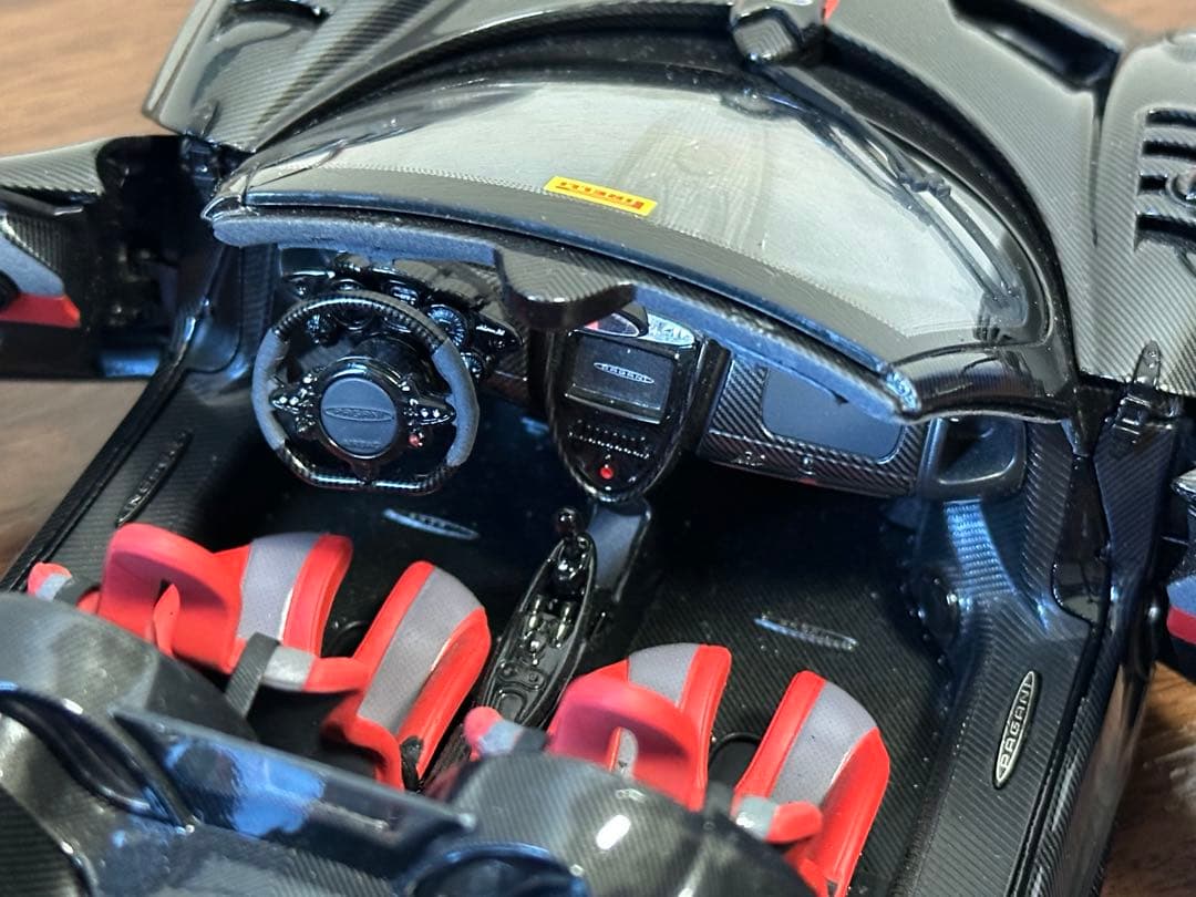 1/18 LCD Pagani Huayra パガーニウアイラBC Carbon