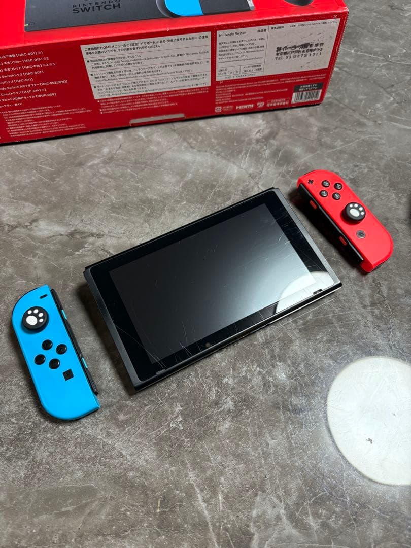 Nintendo Switch 本体 赤/青　Joy-Conハンドル　2個セット
