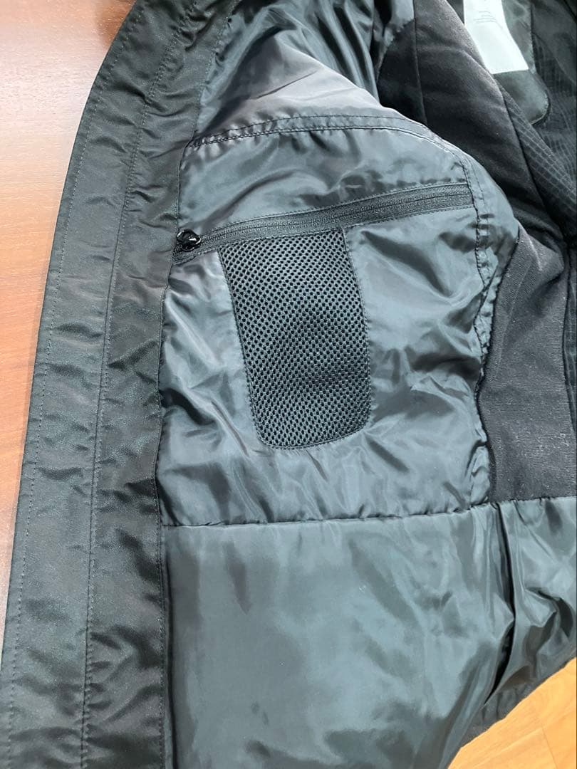 【11号】デサント　スキーウェア　黒　ブラック　柄　レディース