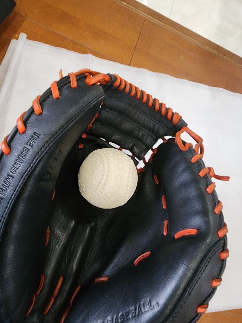 ★最終値下げ★adidas 軟式グローブ 黒/オレンジ　 キャッチャーミット