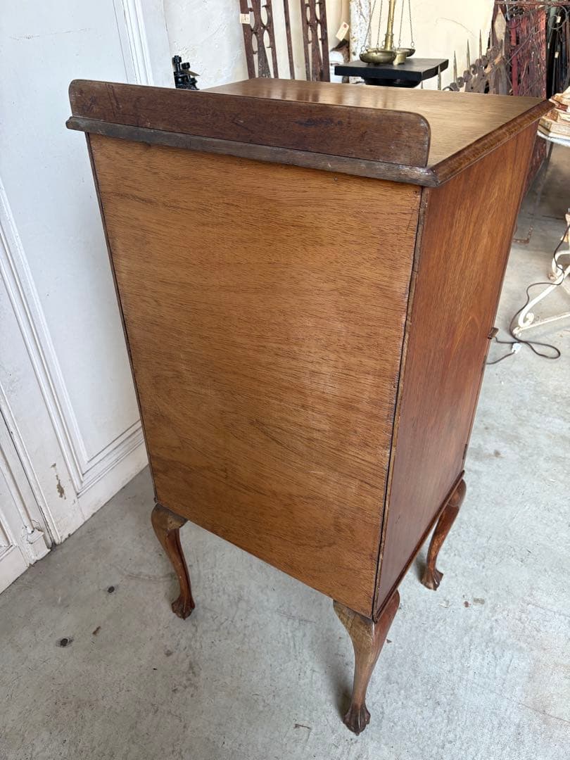 ミュージックキャビネット