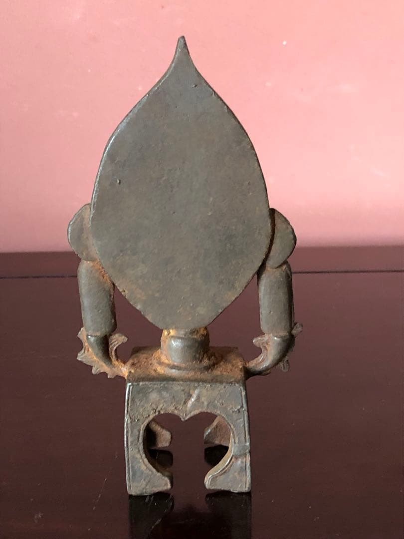 古代様式を有する古鉄三尊仏桐箱入