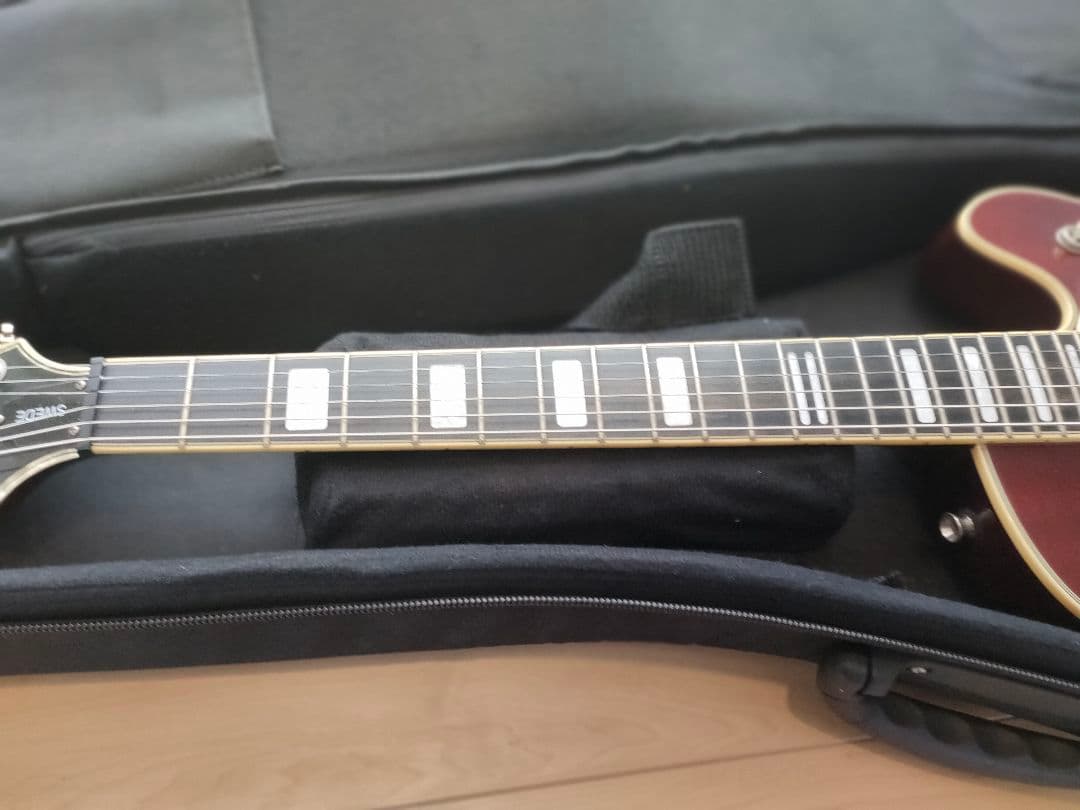 HAGSTROM SWEDE　いい状態　２０１６年の定価税別125000円です。