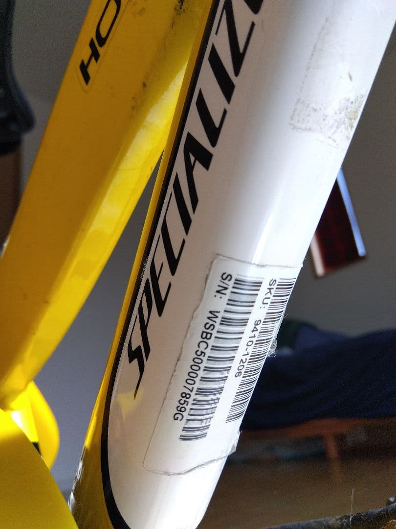 Specialized Hotrock 12インチ +BELL crest jr