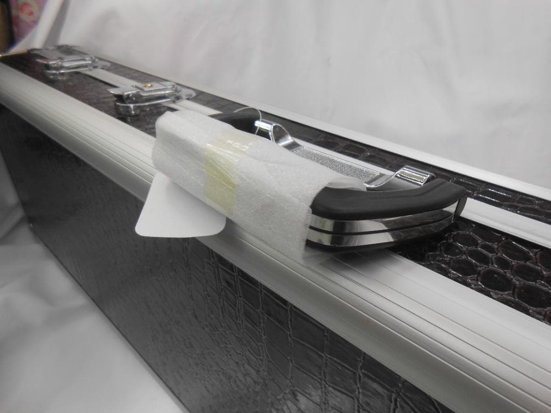 新品未使用(送料無料)13.450円　沖縄三線専用　アルミ縁ハードケース