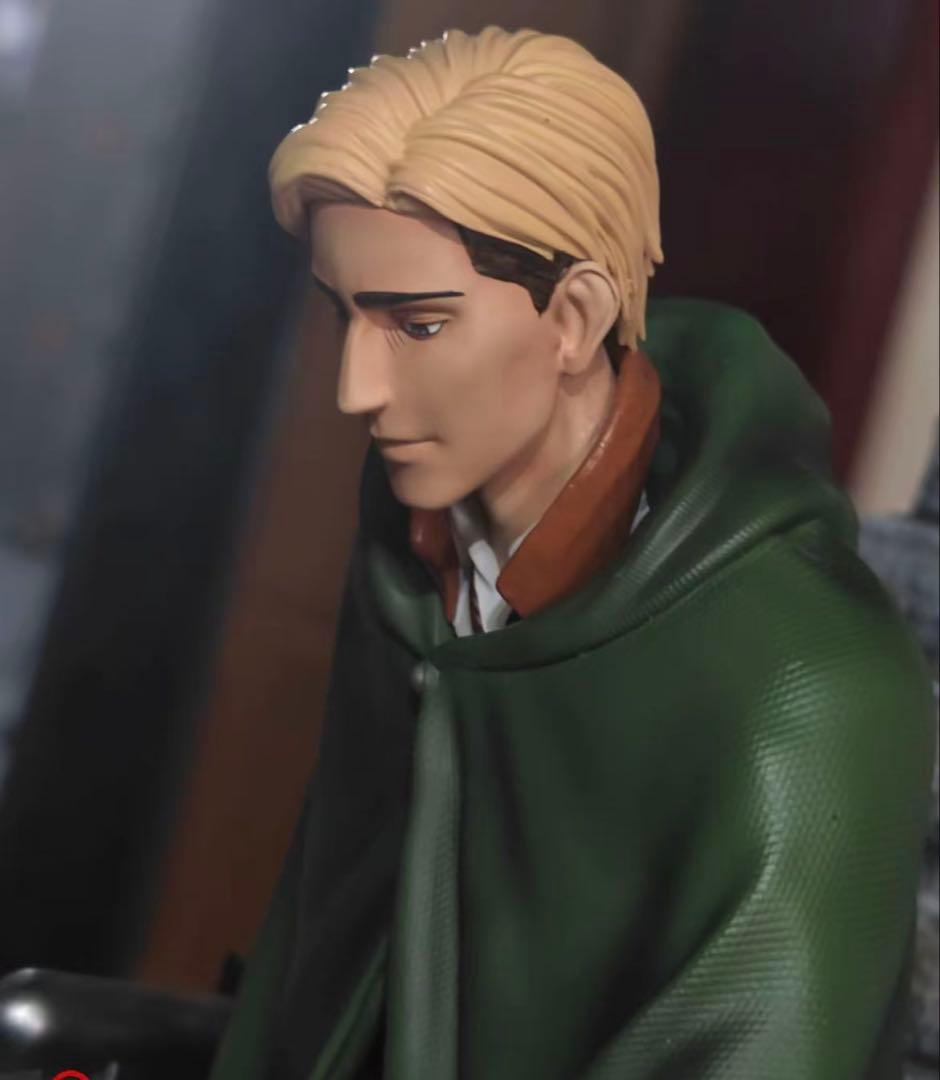 進撃の巨人 ② リヴァイ+ エルヴィン ガレージキット ガレキ スタチュー