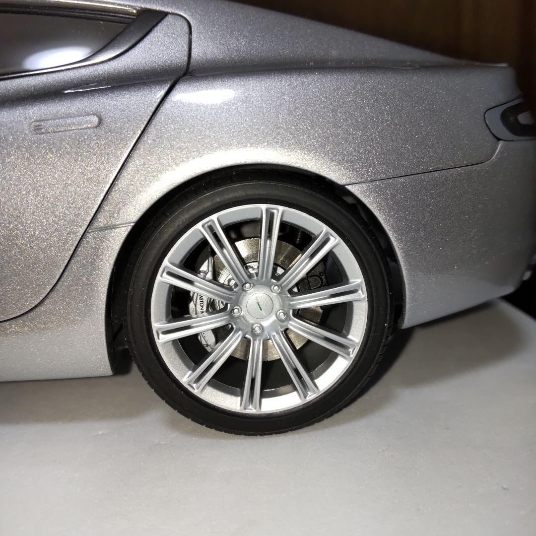 アストンマーティン ラピード シルバー 1/18 オートアート