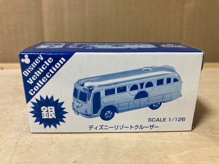 ディズニーリゾートクルーザー 銀　トミカ＆大人サイズTシャツセット