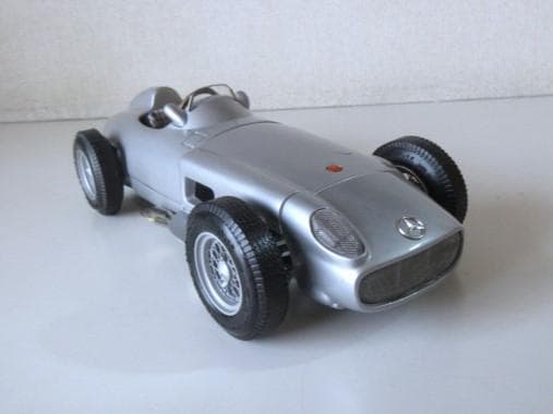 特価 CMC (1/18) メルセデスベンツ W196