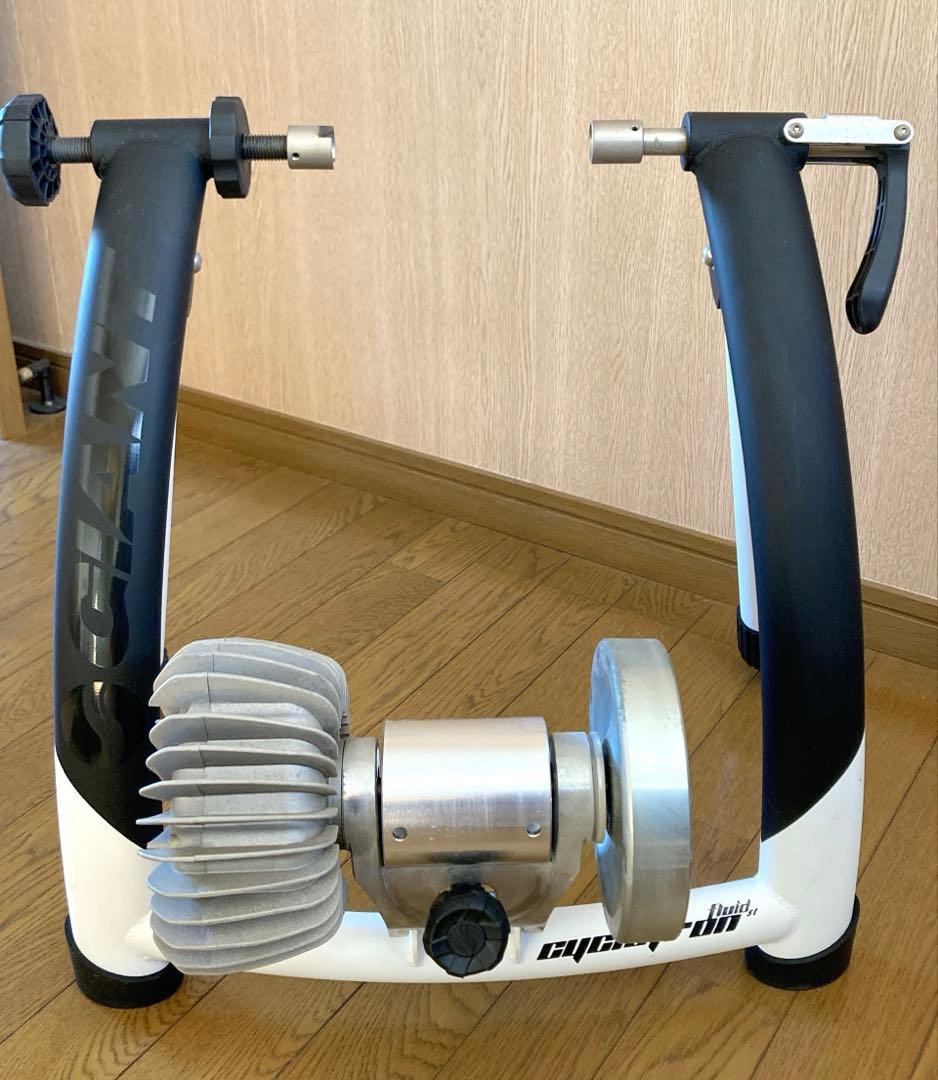 Giant capotrainer トレーナー