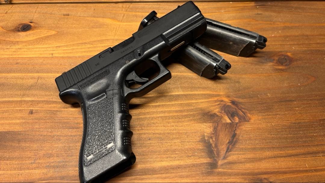 こ*ん様 東京マルイ　グロック17　予備マガジン付き