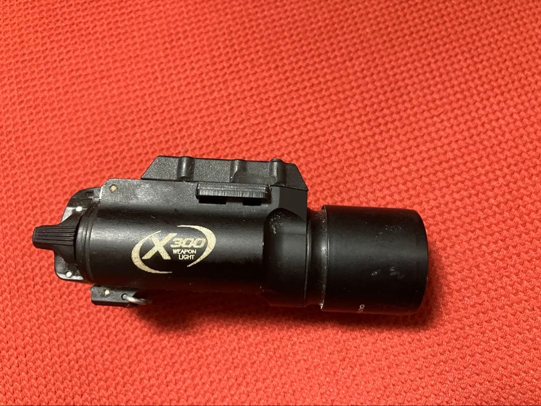 【実物！】SureFire x300 ウェポンライト【早者勝】