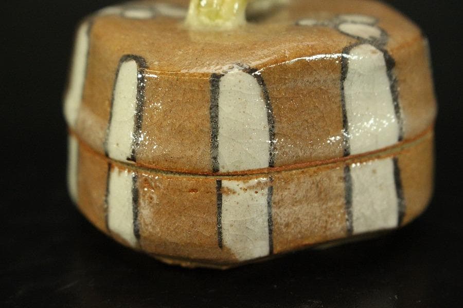 茶道具 香具 織部 香合 美品(RC944)