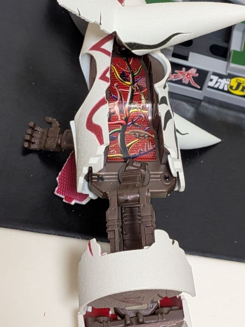 太陽の塔のロボjr