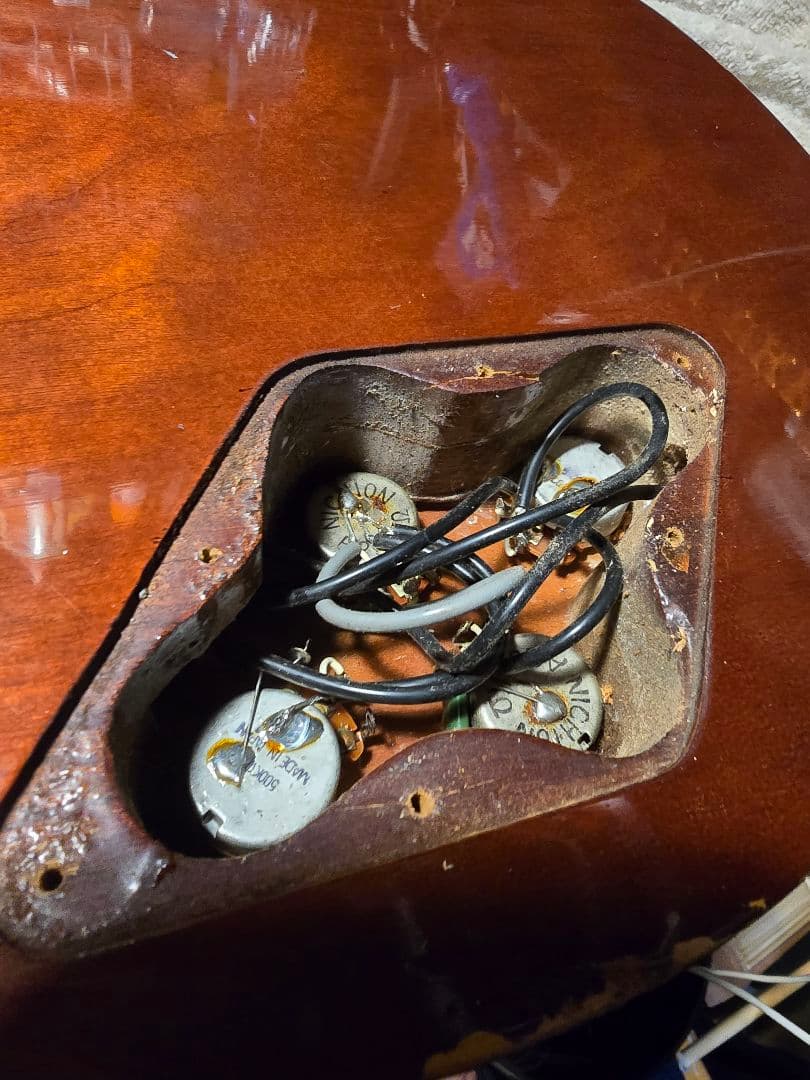 Greco gnecoロゴ EG420？ レスポール エレキギター