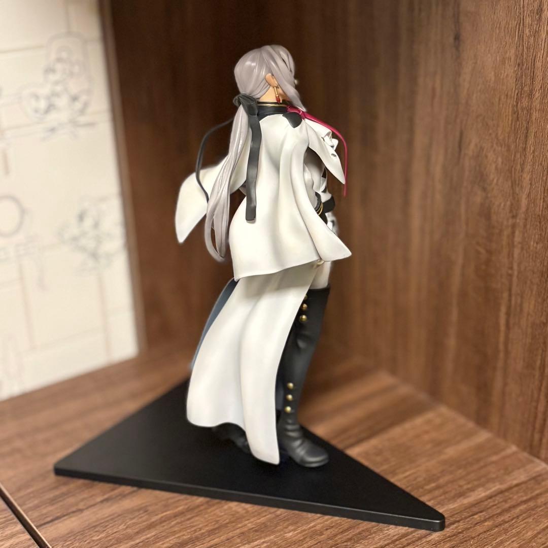 【最終値下げ】フェリド・バートリー ノンスケール フィギュア 終わりのセラフ