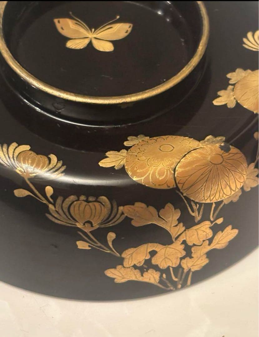 芸術的なお花、蝶々とふんだんに使われた金彩が美しい豪華絢爛な木製輪島漆塗お椀2客