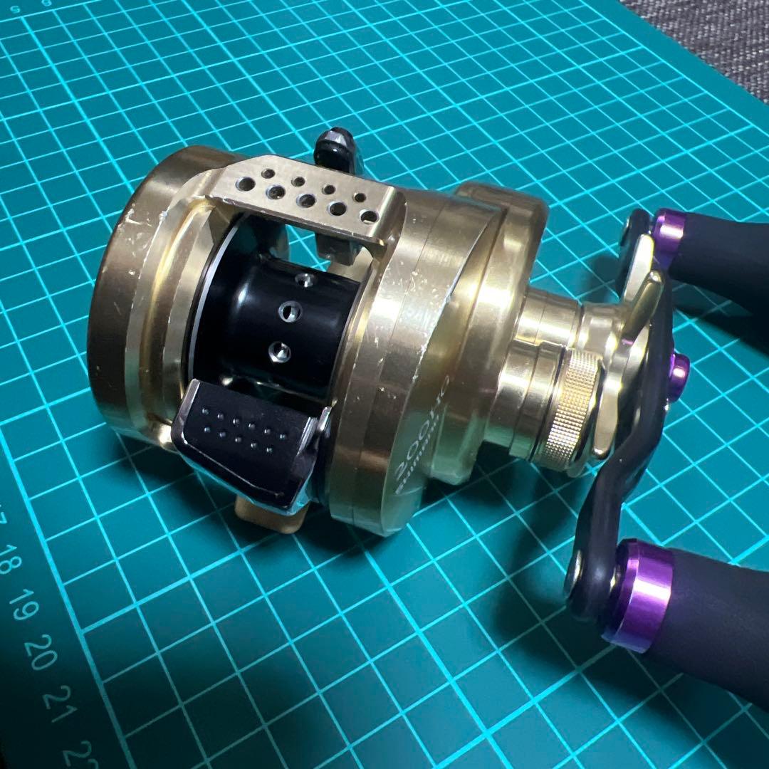 リール Shimano 15 Calcutta Conquest 200HG