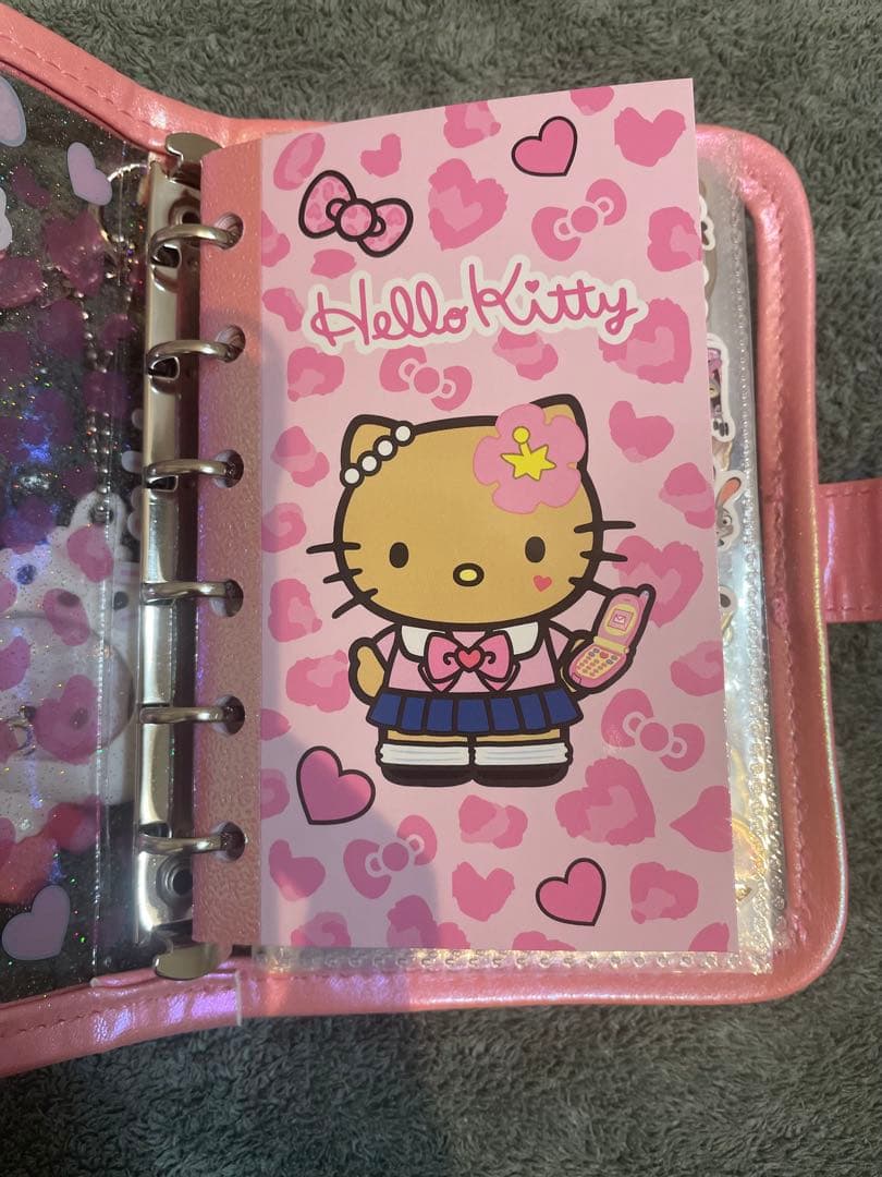 【コギャルキティシール帳　バインダー付き】サンリオ　ズートピア　シール帳ランダム