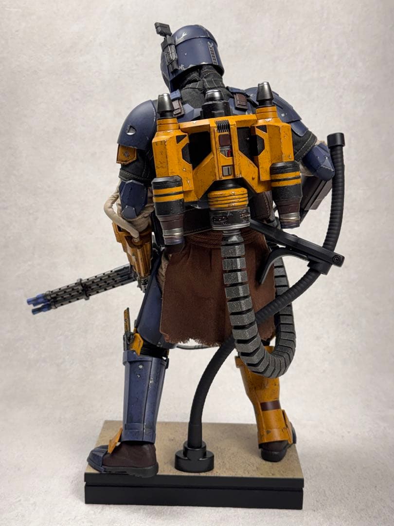 コ*タ様 重歩兵マンダロリアン ホットトイズ 1/6フィギュア