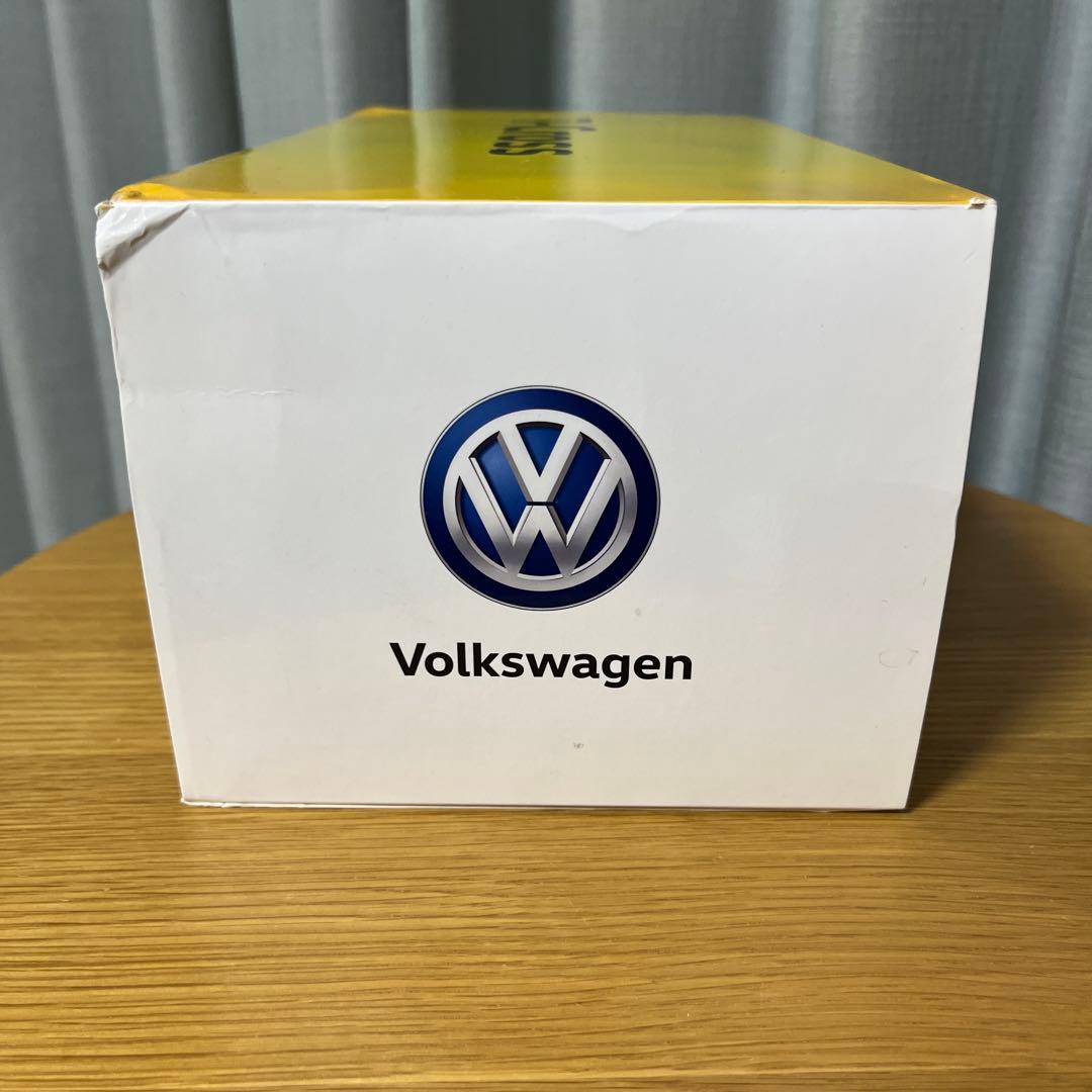 Volkswagen T-Cross ゴールド 1/18ミニカー