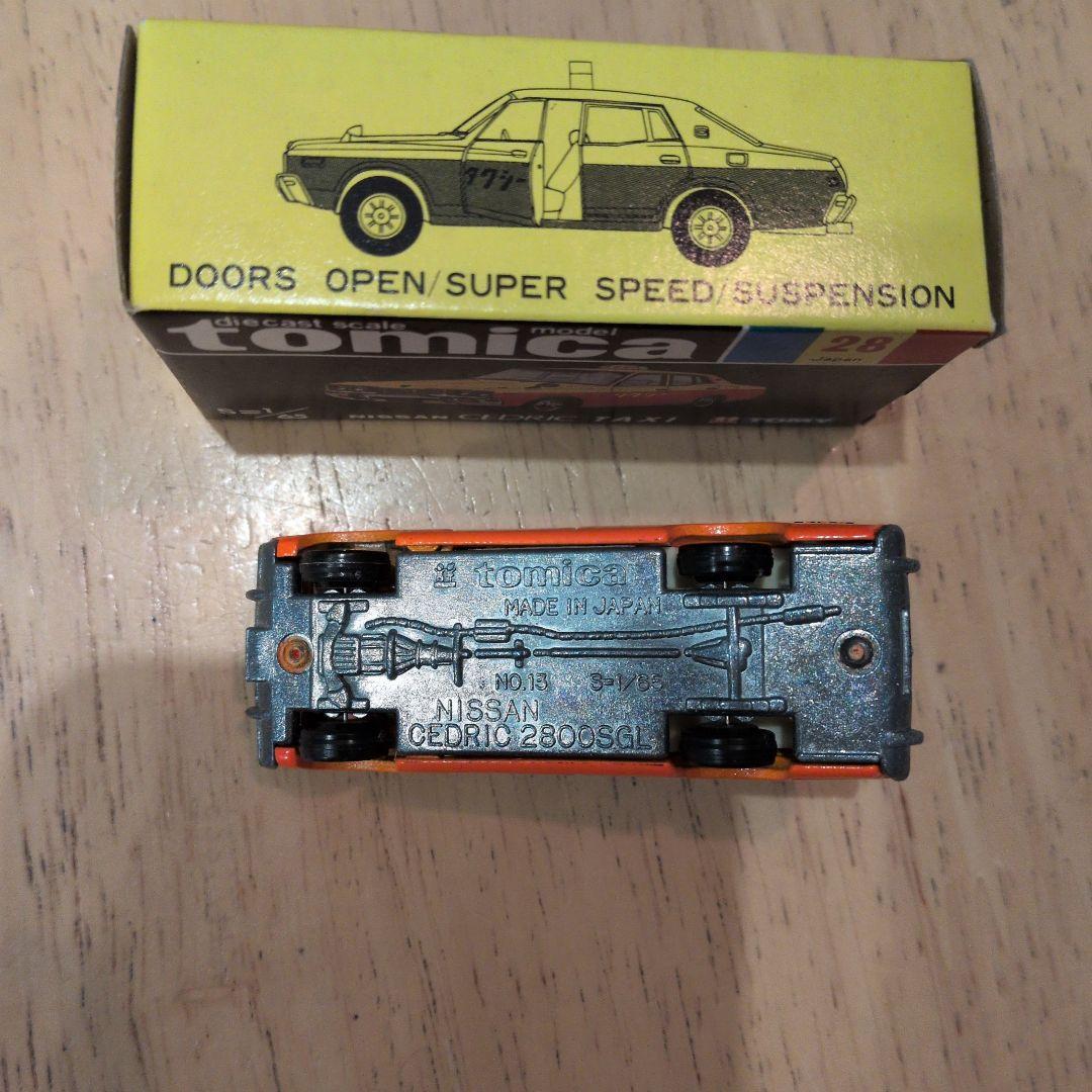 トミカ　黒箱28 ニッサンセドリックタクシー