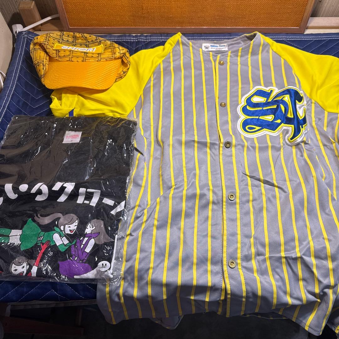 ももクロ グッズ まとめ売り CD/DVD Tシャツ タオル バッジ 等 セット