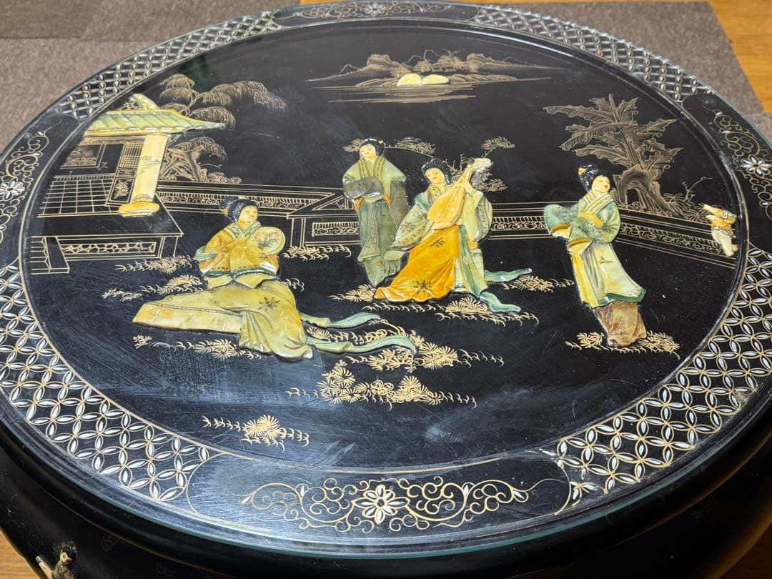 【国分寺】直接引き渡しお願いします‼️中国　木彫り　ローテーブル椅子4脚付き