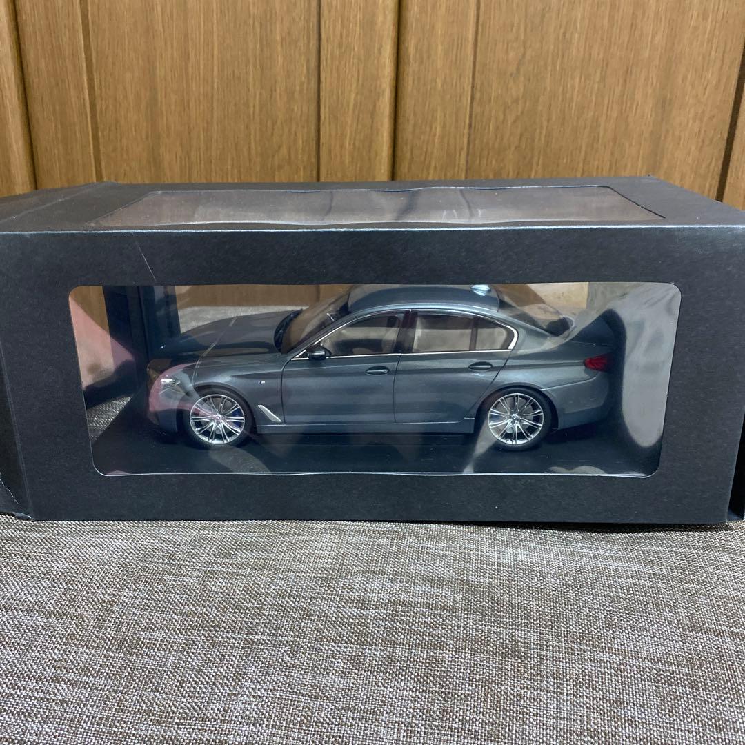  5シリーズ　1/18ミニカー