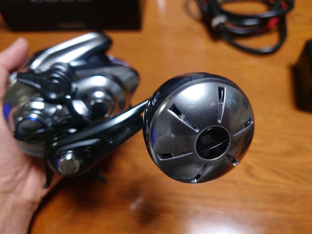 SHIMANO 24フォースマスター2000 バッテリー付き