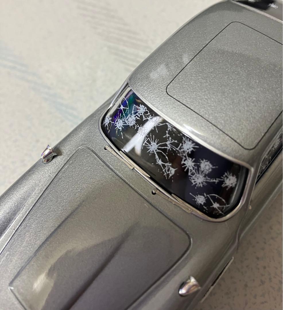 ジェームズボンド　アストンマーティン　DB5　モデルカー 　1/36